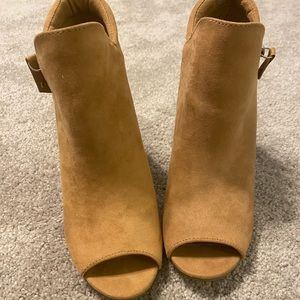 Tan heels